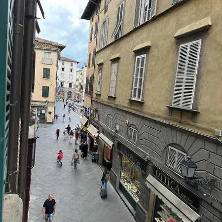 Charm Lucca