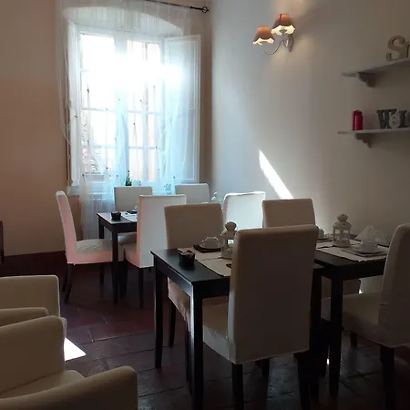 Charm Bed and Breakfast Λούκα